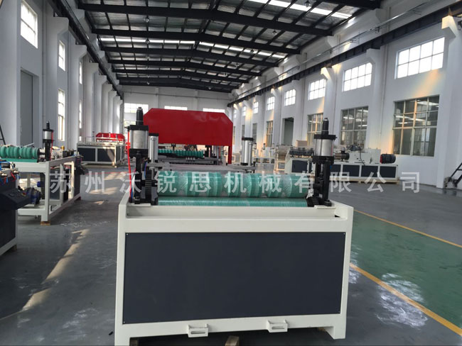 合成樹脂瓦生產(chǎn)設(shè)備