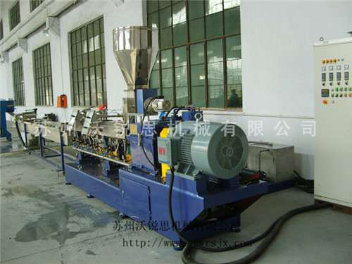 優(yōu)秀的發(fā)展勢頭令薄膜造粒機不畏競爭